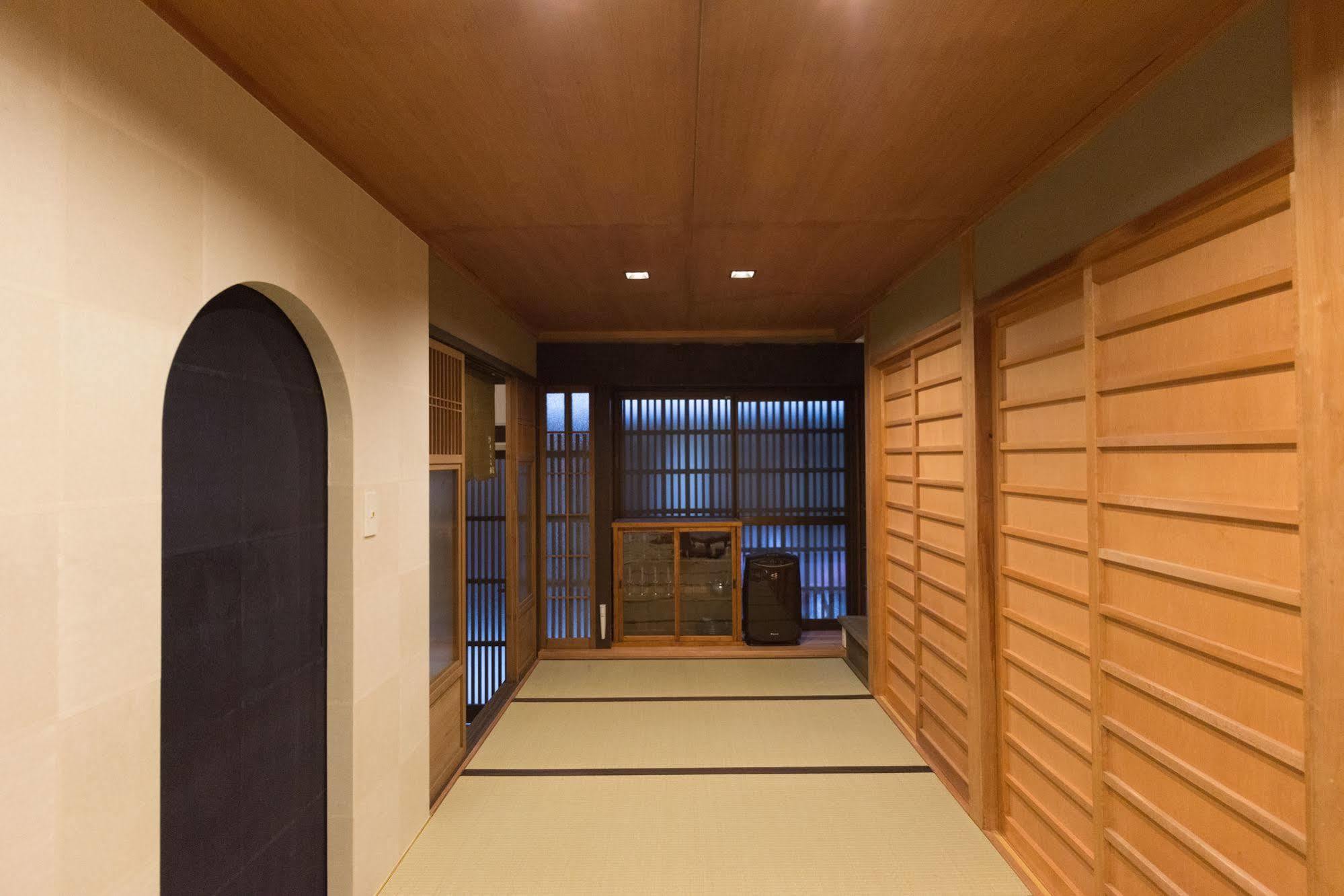 'Kakishibu-An' Machiya Holiday House Hotel Kyoto Exterior photo